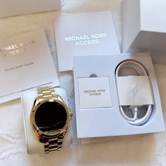 NWB Michael Kors Access Bradshaw Smartwatch MKT5001 - Picture 7 of 11